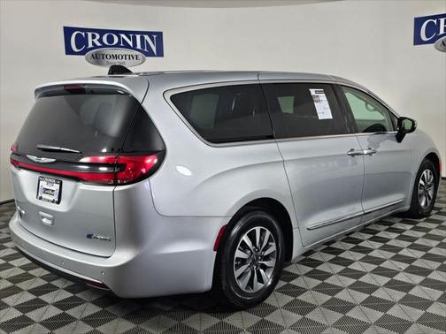 2023 Chrysler Pacifica Hybrid Limited