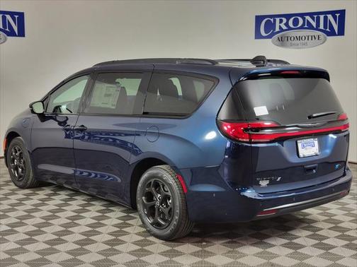 2025 Chrysler Pacifica Hybrid Premium S Appearance Pkg