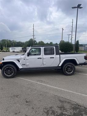 2022 Jeep Gladiator Sport S