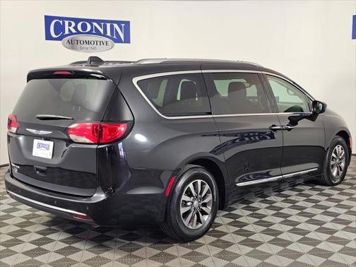 2020 Chrysler Pacifica Touring-L Plus
