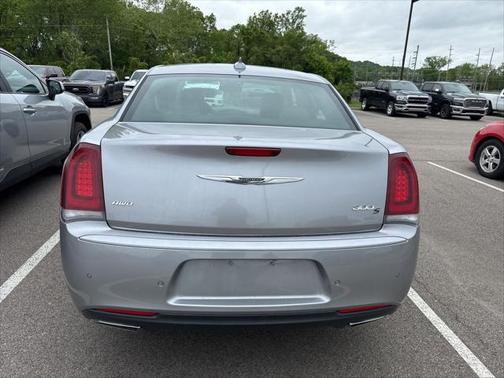 2018 Chrysler 300 S