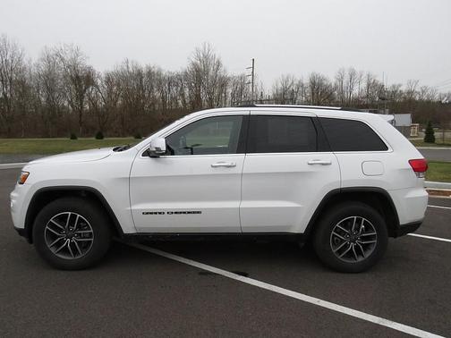 Photo 2 of 23 of 2019 Jeep Grand Cherokee Limited