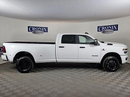 2025 RAM 3500 Big Horn Crew Cab 4x4 8' Box
