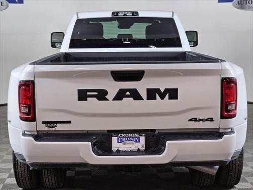 2025 RAM 3500 Big Horn Crew Cab 4x4 8' Box