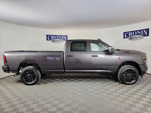 2025 RAM 2500 Big Horn Crew Cab 4x4 8' Box