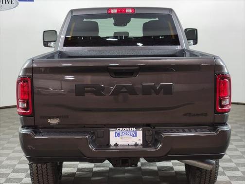 2025 RAM 2500 Big Horn Crew Cab 4x4 8' Box