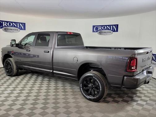 2025 RAM 2500 Big Horn Crew Cab 4x4 8' Box