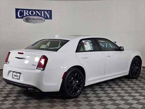 2023 Chrysler 300 Touring
