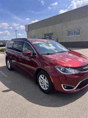 2020 Chrysler Pacifica Touring