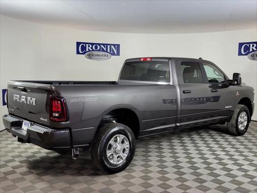 2025 RAM 2500 Big Horn Crew Cab 4x4 8' Box