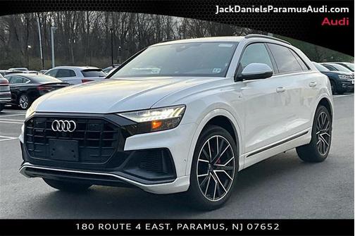 2022 Audi Q8 55 Premium Plus