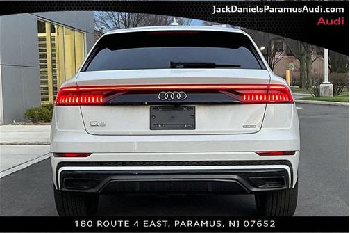 2022 Audi Q8 55 Premium Plus