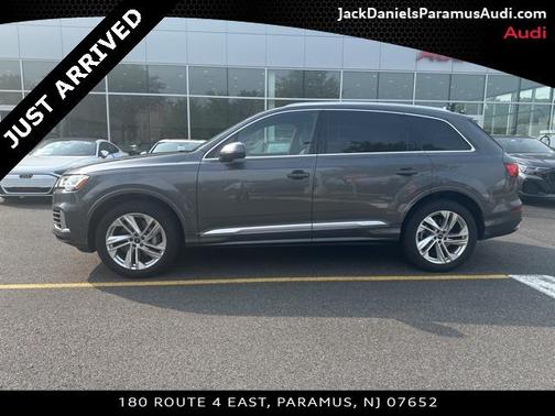 2022 Audi Q7 55 Premium Plus
