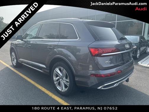 2022 Audi Q7 55 Premium Plus