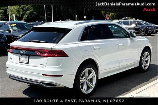 2022 Audi Q8 55 Premium