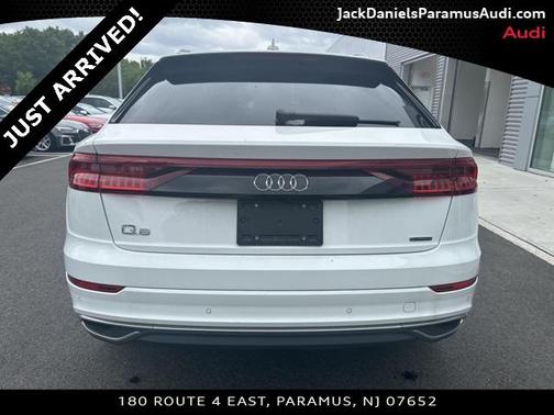 2022 Audi Q8 55 Premium