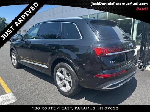 2022 Audi Q7 45 Premium Plus