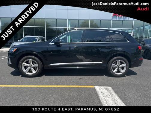 2022 Audi Q7 45 Premium Plus