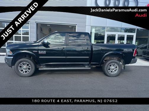 2017 RAM 2500 Laramie Crew Cab 4x4 6'4' Box