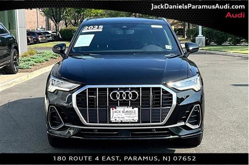 2025 Audi Q3 Premium 45 TFSI S line quattro Tiptronic