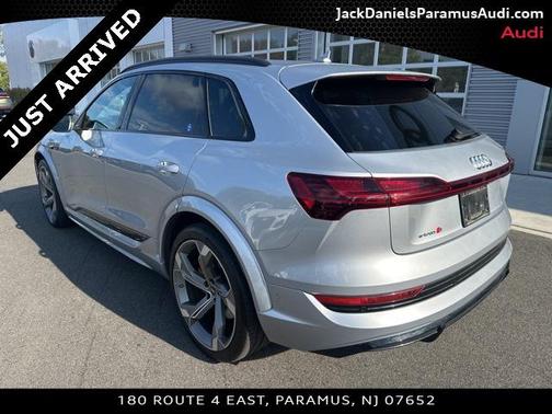 2023 Audi e-tron S Premium Plus quattro