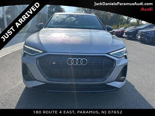 2023 Audi e-tron S Premium Plus quattro