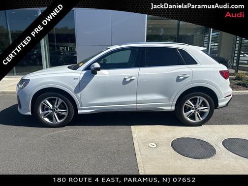 2022 Audi Q3 Premium Plus 45 TFSI S line quattro Tiptronic