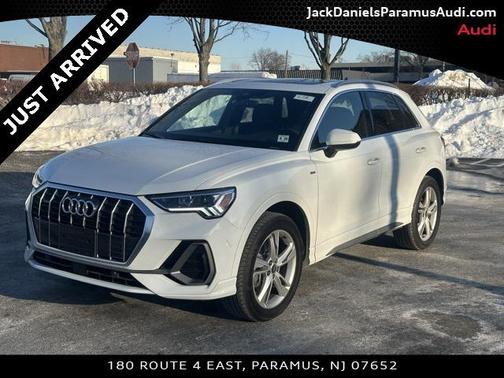 2023 Audi Q3 Premium Plus 45 TFSI S line quattro Tiptronic