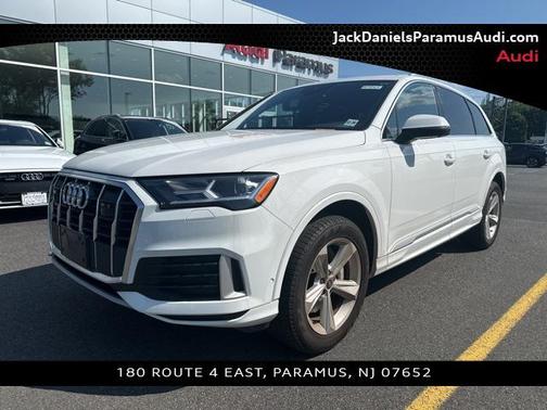 2022 Audi Q7 45 Premium Plus