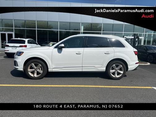 2022 Audi Q7 45 Premium Plus