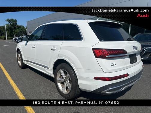 2022 Audi Q7 45 Premium Plus
