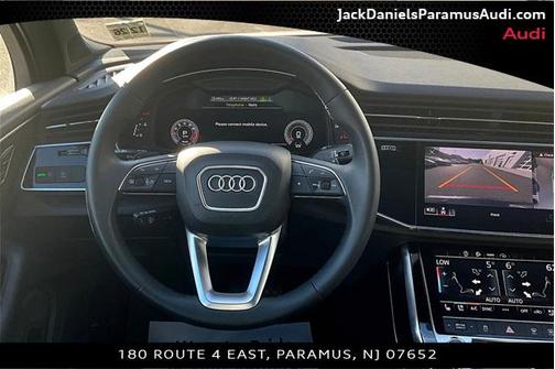 2022 Audi Q7 45 Premium Plus