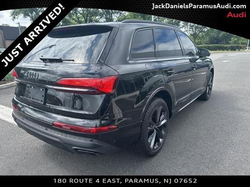 2025 Audi Q7 55 Premium Plus