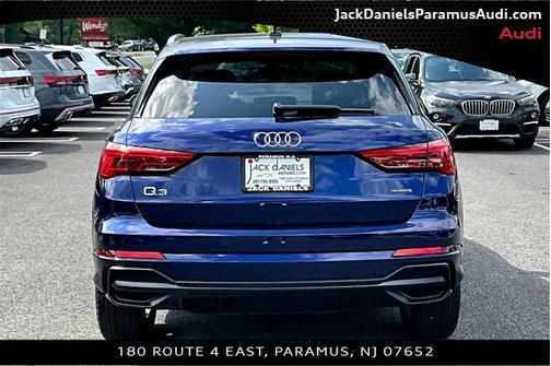 2022 Audi Q3 45 S line Premium