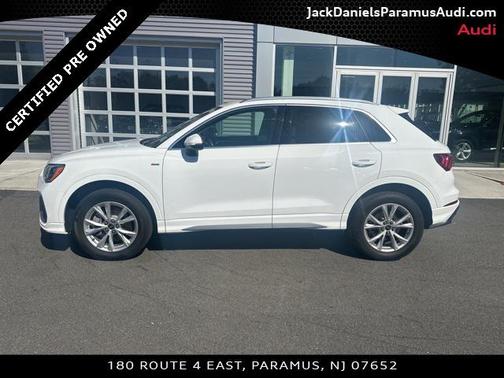 2022 Audi Q3 45 S line Premium