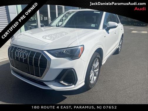 2022 Audi Q3 45 S line Premium