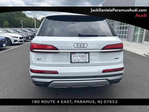 2025 Audi Q7 45 Premium