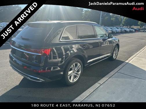2023 Audi Q7 55 Premium Plus