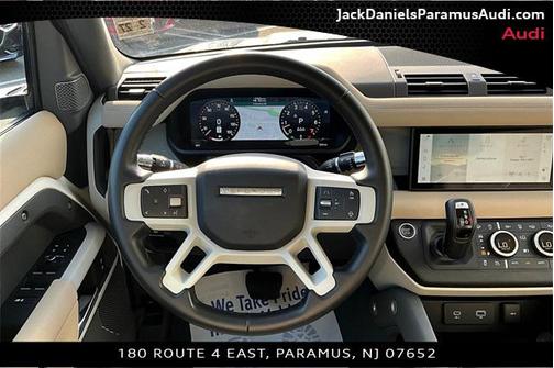 2022 Land Rover Defender 110 SE