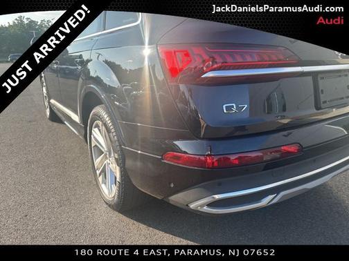2023 Audi Q7 55 Premium Plus