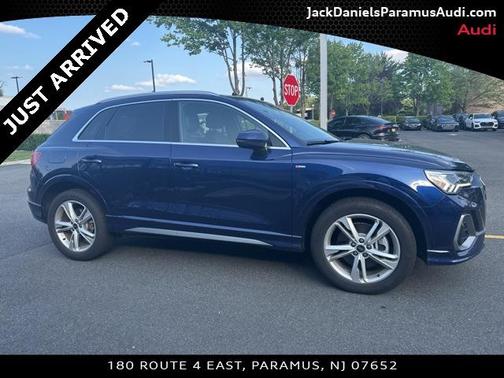 2024 Audi Q3 Premium 45 TFSI S line quattro Tiptronic
