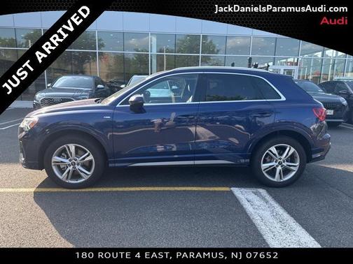 2024 Audi Q3 Premium 45 TFSI S line quattro Tiptronic