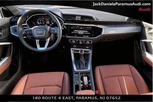 2025 Audi Q3 Premium 45 TFSI S line quattro Tiptronic
