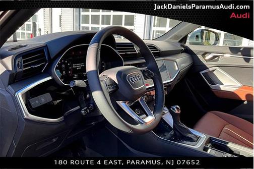 2025 Audi Q3 Premium 45 TFSI S line quattro Tiptronic