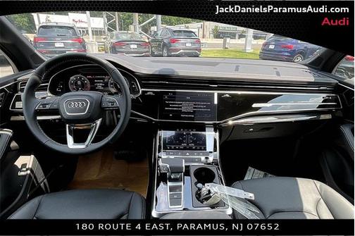 2025 Audi Q7 55 Premium Plus