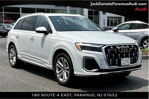 2025 Audi Q7 55 Premium Plus
