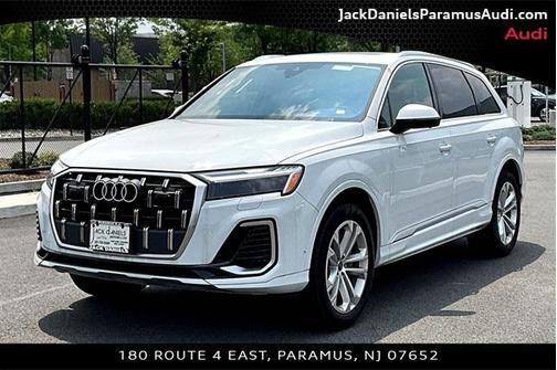 2025 Audi Q7 55 Premium Plus