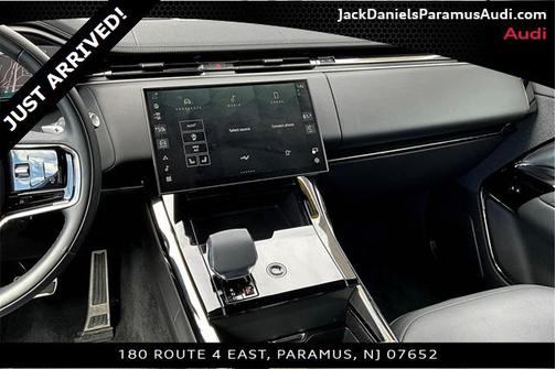 2024 Land Rover Range Rover Sport SE