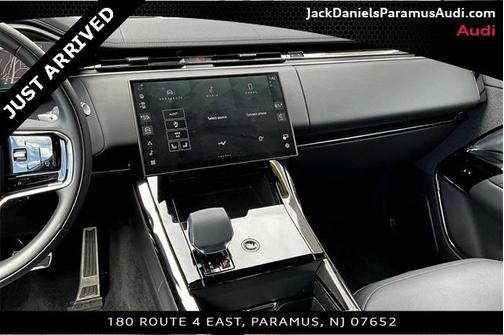 2024 Land Rover Range Rover Sport SE