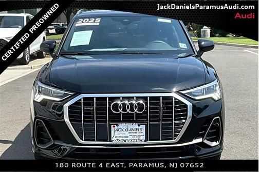 2025 Audi Q3 Premium 45 TFSI S line quattro Tiptronic